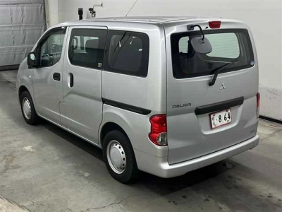 MITSUBISHI DELICA VAN