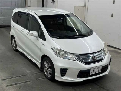 HONDA FREED HYBRID