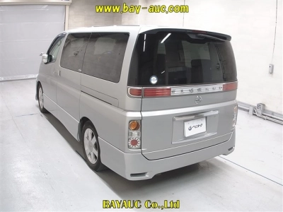 NISSAN ELGRAND