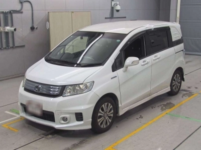 HONDA FREED SPIKE HYBRID