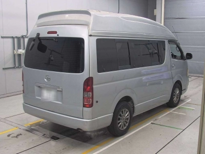 TOYOTA HIACE WAGON