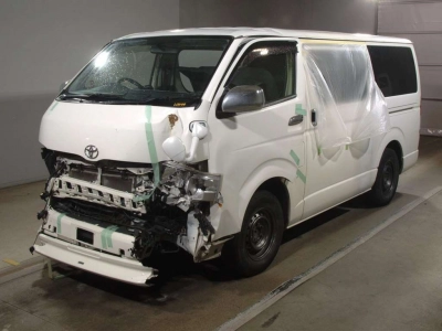 TOYOTA HIACE VAN