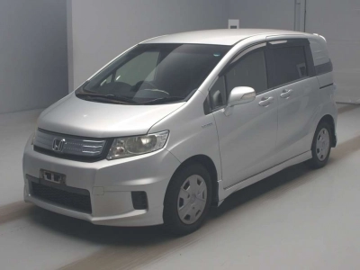 HONDA FREED SPIKE HYBRID
