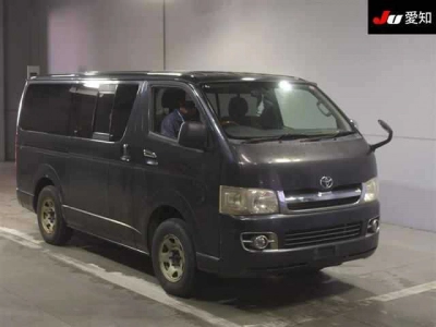 TOYOTA HIACE VAN