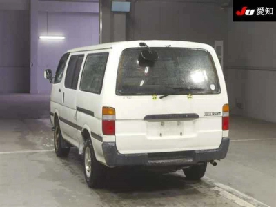 TOYOTA HIACE VAN