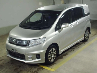 HONDA FREED SPIKE HYBRID