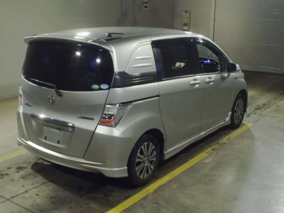 HONDA FREED SPIKE HYBRID
