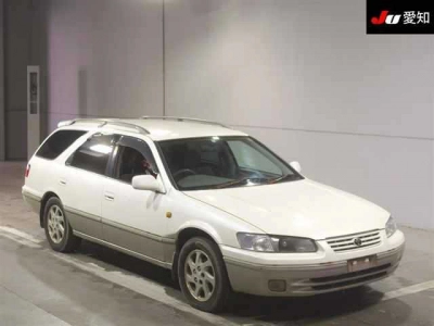 TOYOTA CAMRY GRACIA