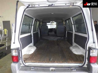 NISSAN VANETTE VAN