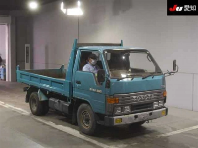 TOYOTA DYNA TRUCK
