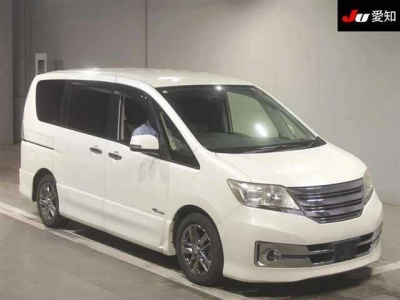 NISSAN SERENA