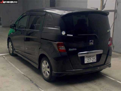 HONDA FREED SPIKE