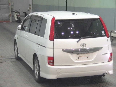 TOYOTA ISIS