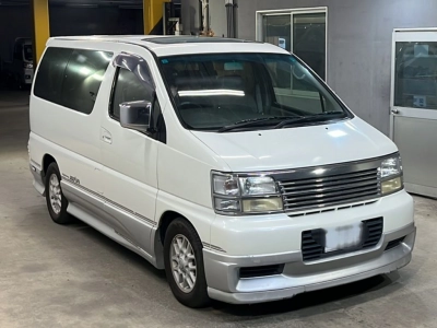 NISSAN ELGRAND