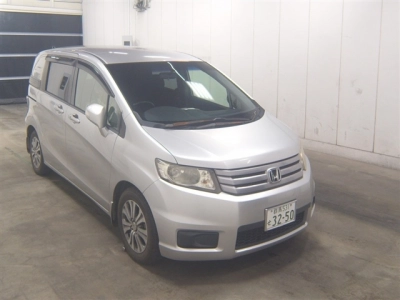 HONDA FREED SPIKE