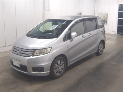 HONDA FREED SPIKE