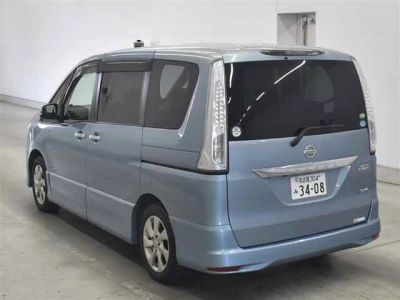 NISSAN SERENA