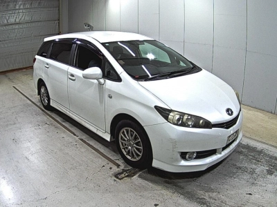 TOYOTA WISH