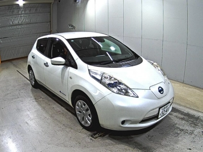 NISSAN LEAF