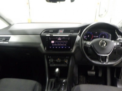 VOLKSWAGEN GOLF TOURAN