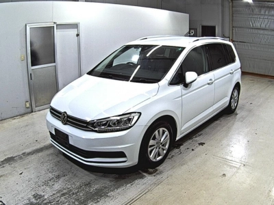 VOLKSWAGEN GOLF TOURAN