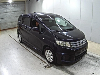 HONDA FREED SPIKE