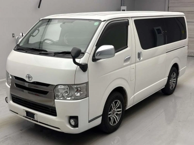 TOYOTA HIACE VAN