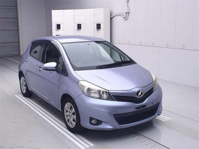 TOYOTA VITZ