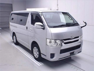 TOYOTA REGIUS ACE
