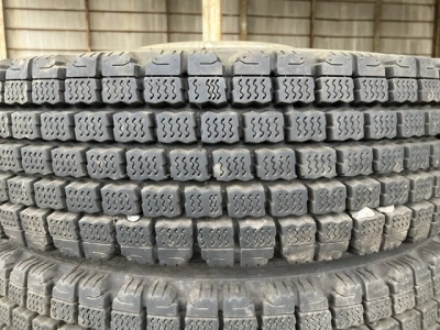 OTHER  TIRE SET 