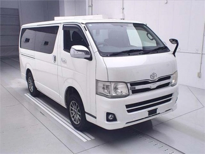 TOYOTA REGIUS ACE