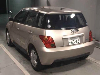 TOYOTA IST
