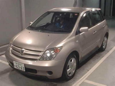 TOYOTA IST