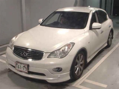 NISSAN SKYLINE CROSSOVER