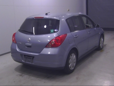 NISSAN TIIDA