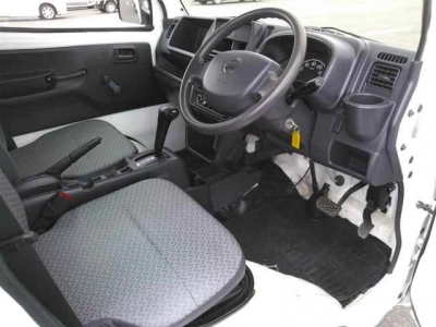 NISSAN NT100 CLIPPER