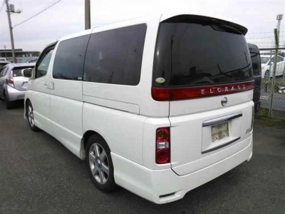 NISSAN ELGRAND