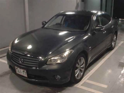 NISSAN FUGA