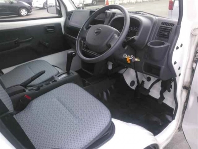 NISSAN NT100 CLIPPER