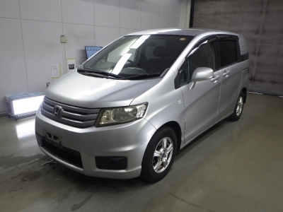 HONDA FREED SPIKE