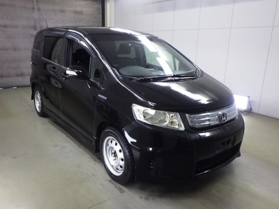 HONDA FREED SPIKE