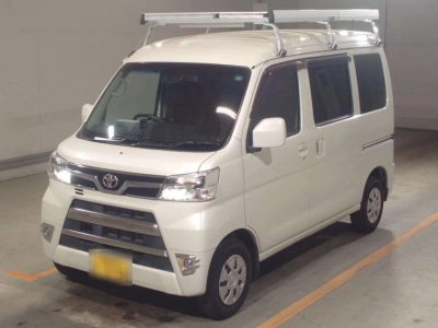 TOYOTA PIXIS VAN