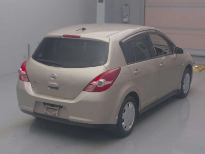 NISSAN TIIDA