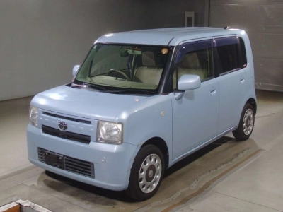 TOYOTA PIXIS SPACE