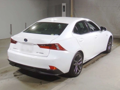 LEXUS IS
