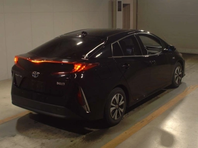 TOYOTA PRIUS PHV