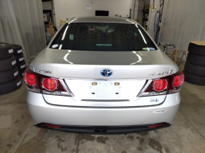 TOYOTA CROWN ATHLETE