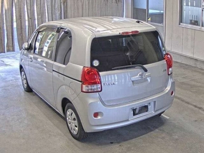 TOYOTA PORTE