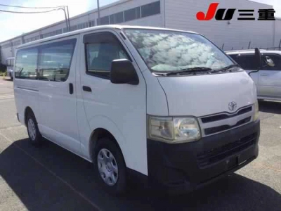 TOYOTA REGIUS VAN