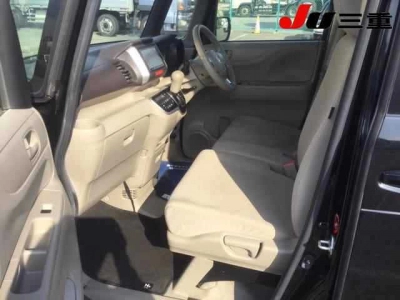 HONDA N BOX +